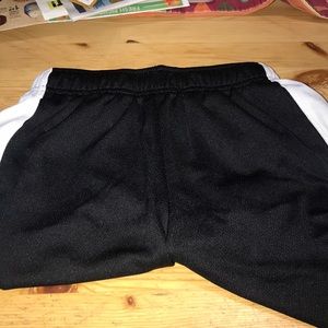 Boys Old Navy Go-Dry Shorts, size S (6/7)